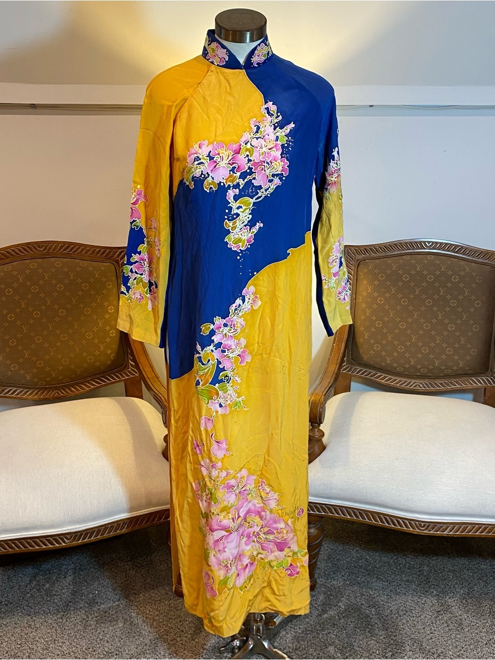Vintage Hand-Painted Silk Áo Dài – Artisan Signed Vietnamese Dress Yellow Blue